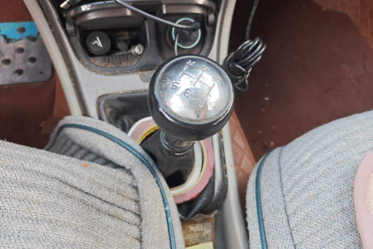 Used Citroen Elysee 2012 Sedan 1.6L Manual Tech Model CNG Gear Lever