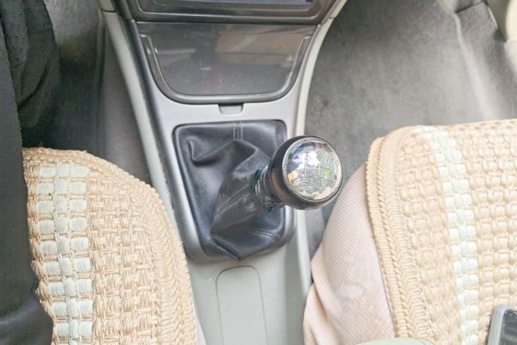 Used Citroen Elysee 2012 Sedan 1.6L Manual Tech Model Gear Lever