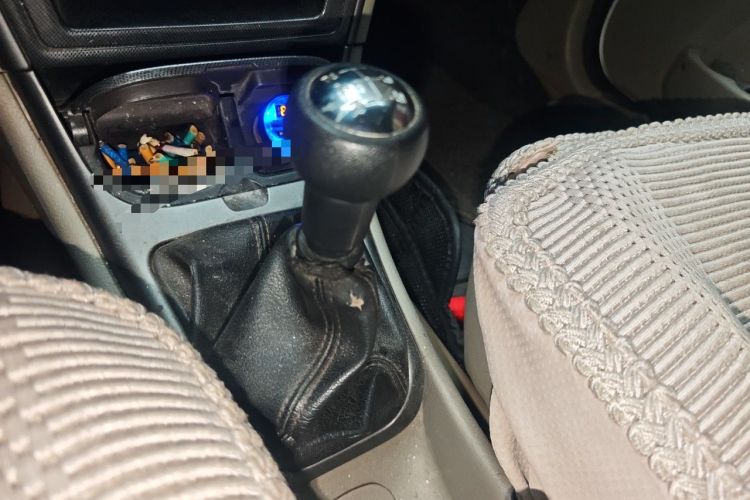 Used Citroen Elysee 2012 Sedan 1.6L Manual Tech Model Gear Lever