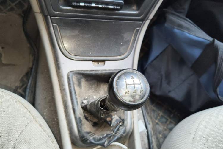Used Citroen Elysee 2012 Sedan 1.6L Manual Tech Model CNG Gear Lever