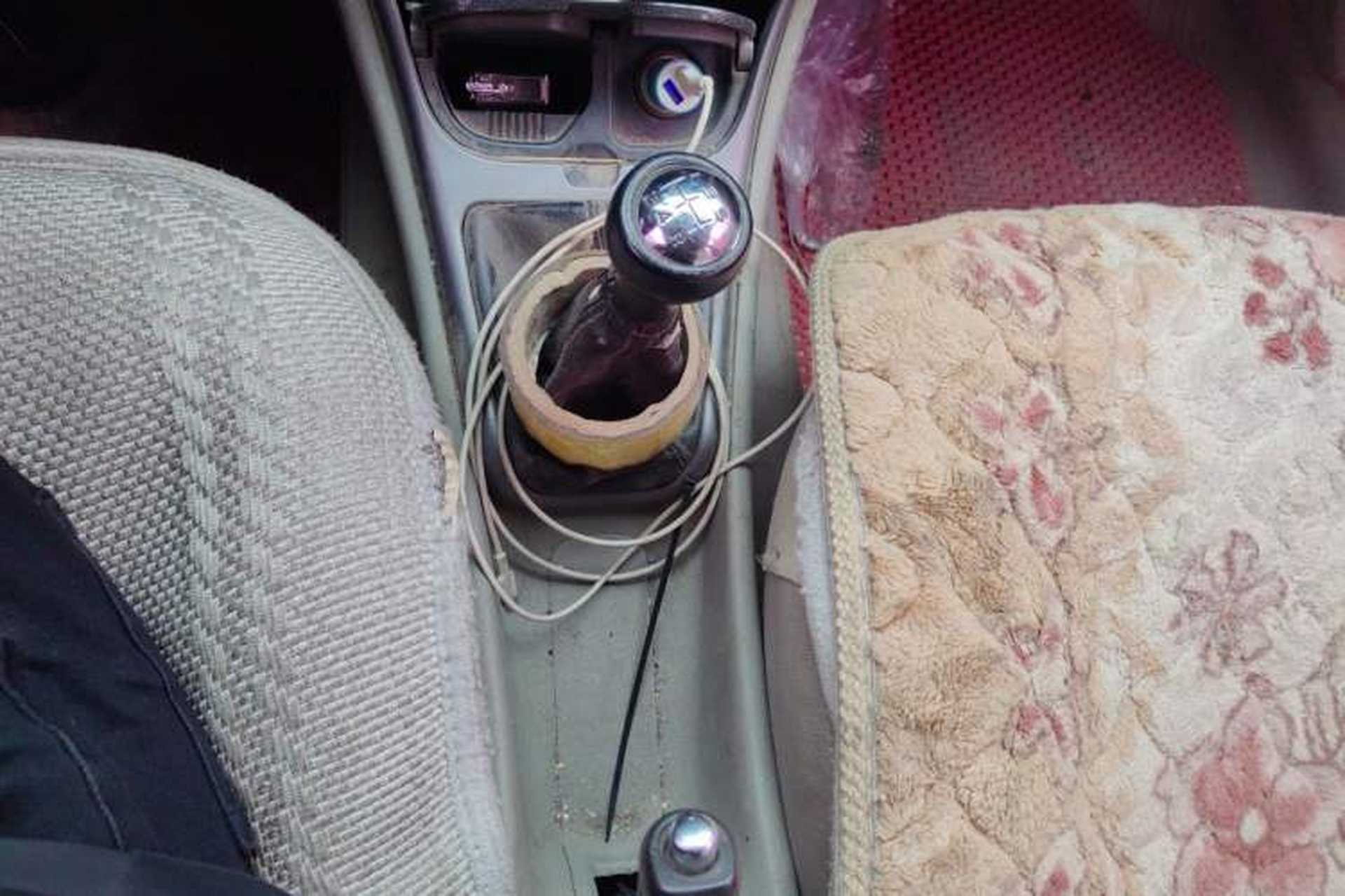 Used Citroen Elysee 2012 Sedan 1.6L Manual Tech Model CNG Gear Lever