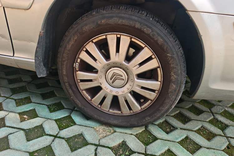 Used Citroen Elysee 2012 Sedan 1.6L Manual Tech Model Right Front Wheel Hub
