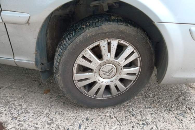 Used Citroen Elysee 2012 Sedan 1.6L Manual Tech Model CNG Right Front Wheel Hub