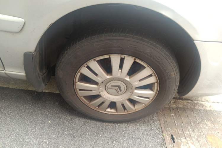 Used Citroen Elysee 2012 Sedan 1.6L Manual Tech Model Right Front Wheel Hub