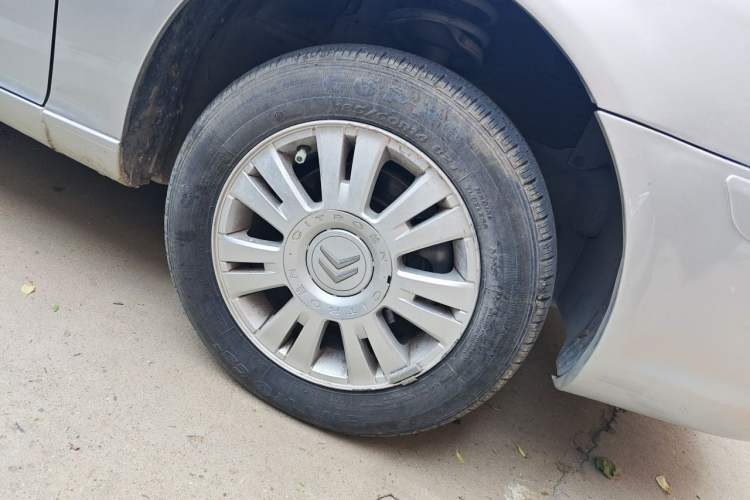 Used Citroen Elysee 2012 Sedan 1.6L Manual Tech Model CNG Right Front Wheel Hub