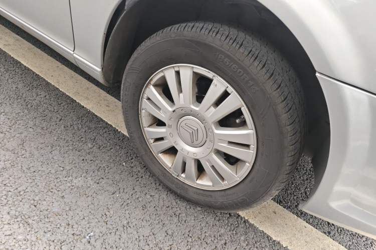 Used Citroen Elysee 2012 Sedan 1.6L Manual Tech Model Right Front Wheel Hub