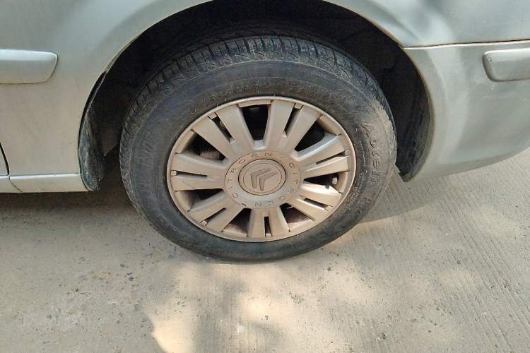 Used Citroen Elysee 2012 Sedan 1.6L Manual Tech Model CNG Right Front Wheel Hub
