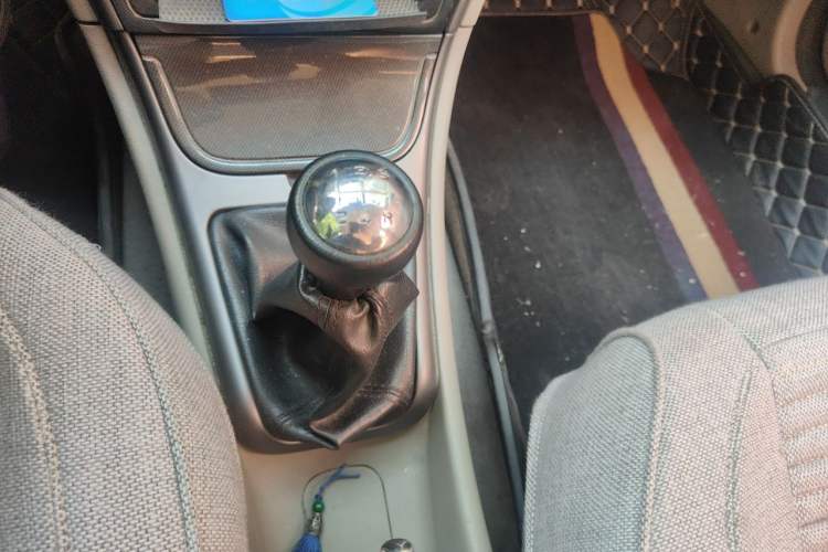 Used Citroen Elysee 2012 Sedan 1.6L Manual Tech Model CNG Gear Lever