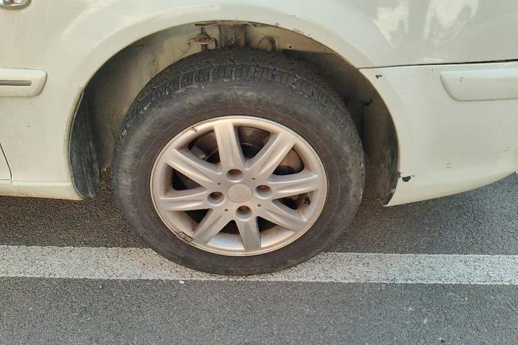 Used Citroen Elysee 2012 Sedan 1.6L Manual Tech Model Right Front Wheel Hub