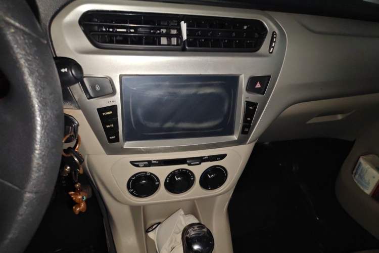 Used Citroen Elysee 2013 Sedan Classic 1.6L Automatic Tech Edition Audio And AC Panel