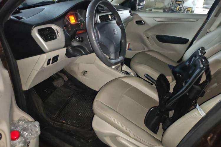 Used Citroen Elysee 2013 Sedan Classic 1.6L Automatic Tech Edition Driver Seat