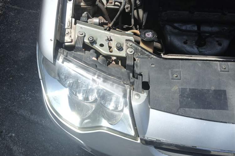 Used Citroen Elysee 2013 Sedan Classic 1.6L Manual Tech Model CNG Engine Bay Right
