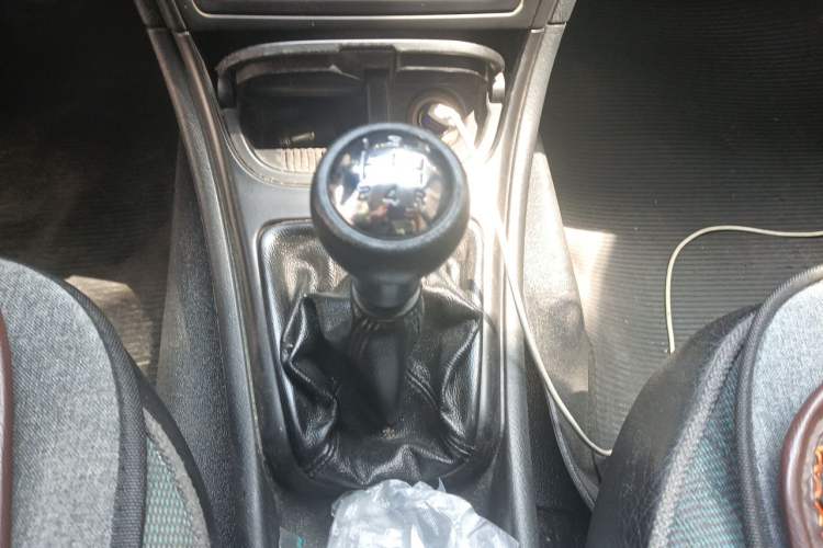 Used Citroen Elysee 2013 Sedan Classic 1.6L Manual Tech Model CNG Gear Lever