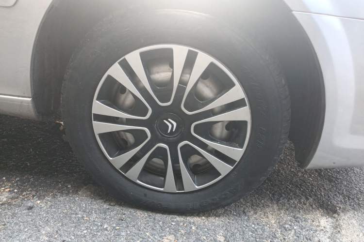 Used Citroen Elysee 2013 Sedan Classic 1.6L Manual Tech Model CNG Right Front Wheel Hub