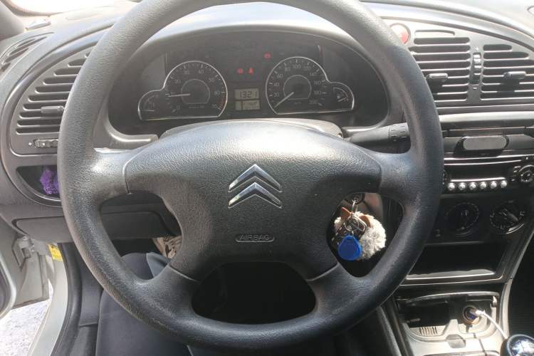 Used Citroen Elysee 2013 Sedan Classic 1.6L Manual Tech Model CNG Steering Wheel