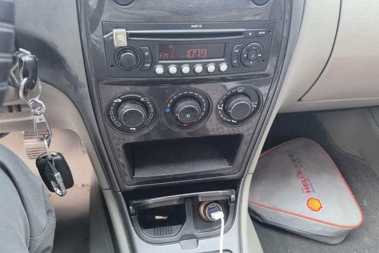 Used Citroen Elysee 2013 Sedan Classic 1.6L Manual Tech Edition Audio And AC Panel