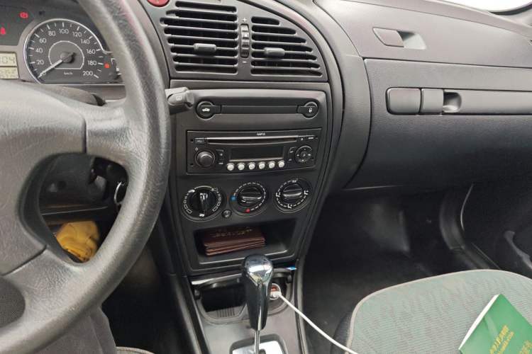 Used Citroen Elysee 2013 Sedan Classic 1.6L Automatic Tech Edition Audio And AC Panel
