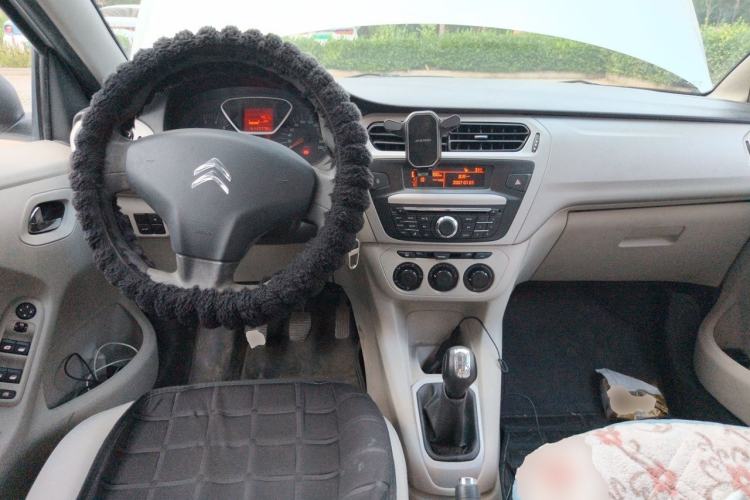 Used Citroen Elysee 2013 Sedan Classic 1.6L Manual Luxury Model with Sunroof Center Console