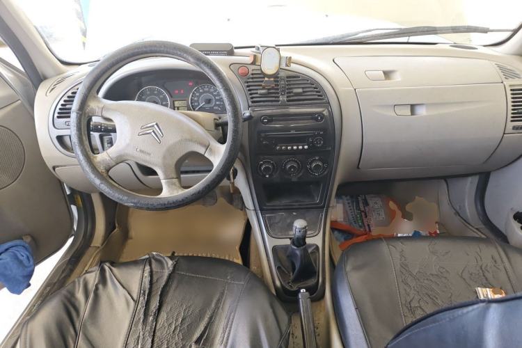 Used Citroen Elysee 2013 Sedan Classic 1.6L Manual Tech Model CNG Center Console