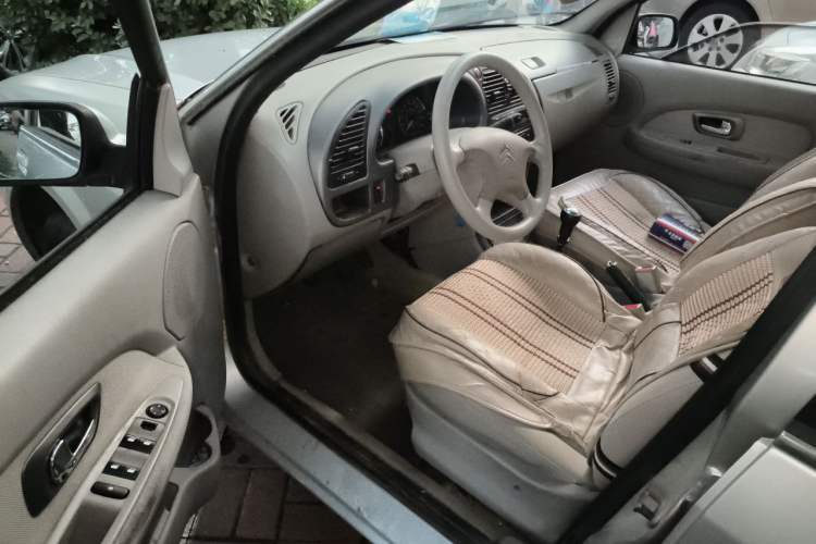 Used Citroen Elysee 2013 Sedan Classic 1.6L Manual Tech Model CNG Driver Seat