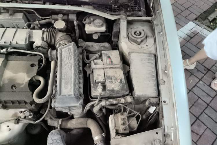 Used Citroen Elysee 2013 Sedan Classic 1.6L Manual Tech Model CNG Engine Bay Left