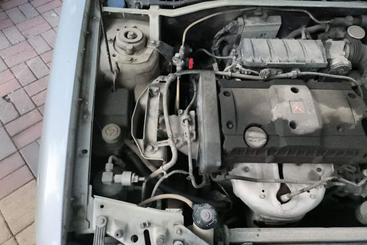 Used Citroen Elysee 2013 Sedan Classic 1.6L Manual Tech Model CNG Engine Bay Right