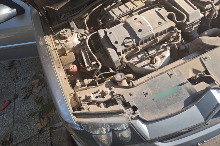 Used Citroen Elysee 2013 Sedan Classic 1.6L Manual Tech Model CNG Engine Bay Right