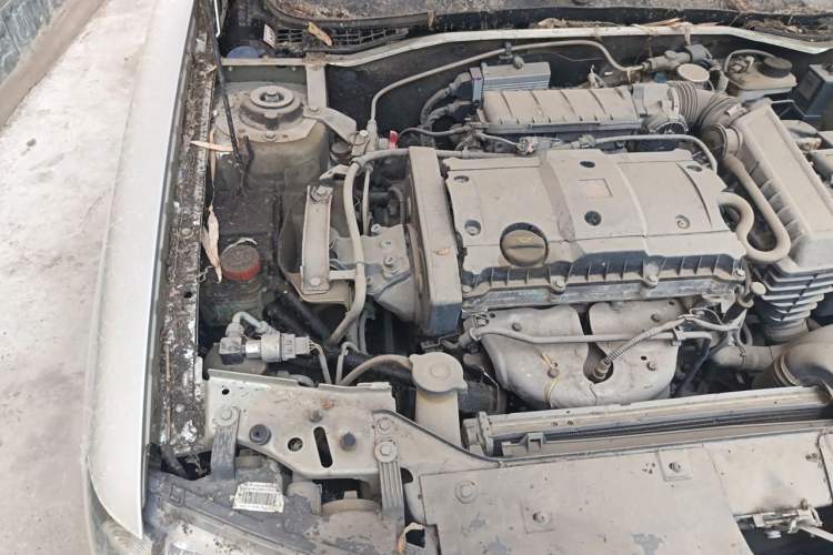 Used Citroen Elysee 2013 Sedan Classic 1.6L Manual Tech Model CNG Engine Bay Right