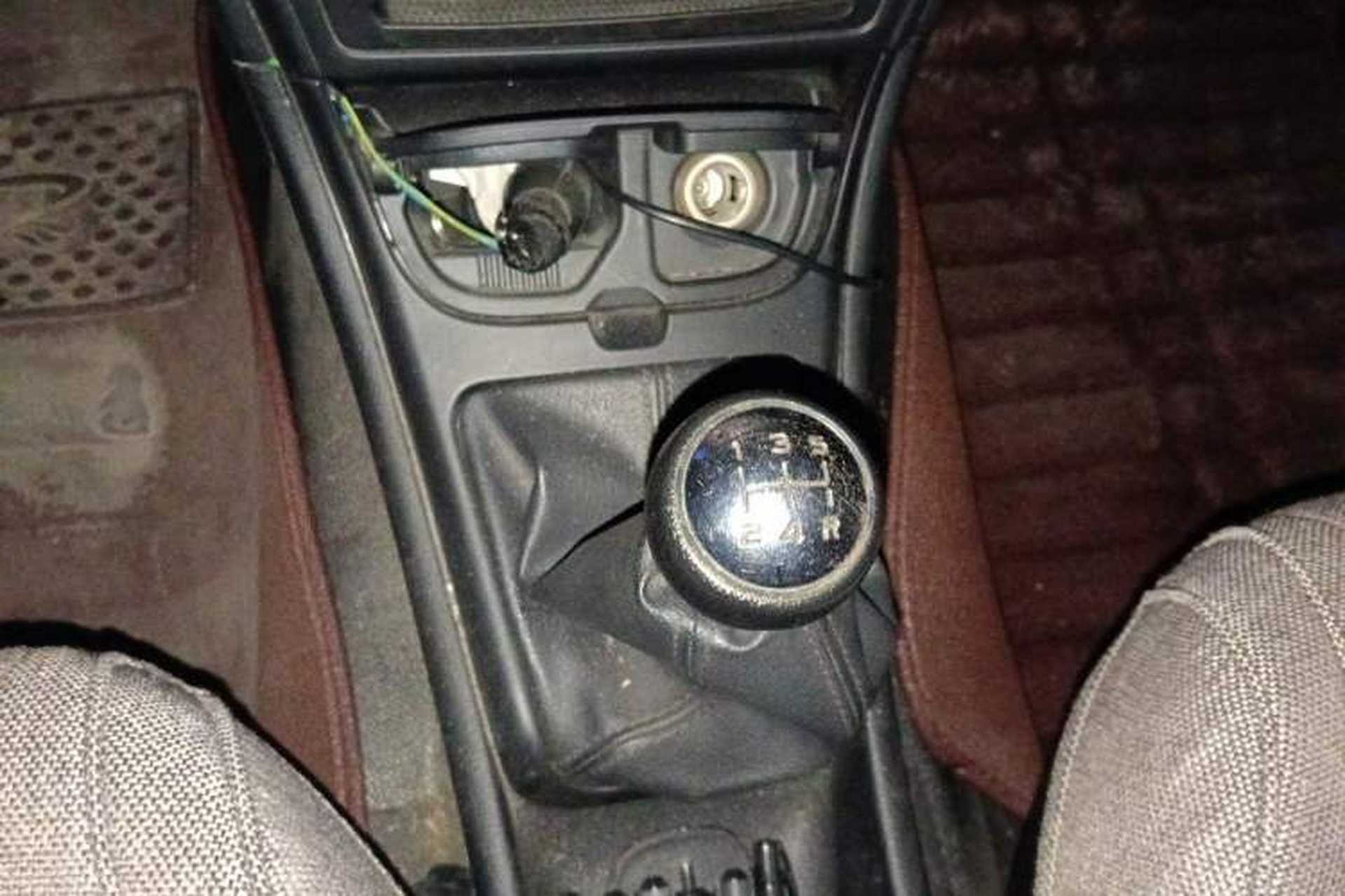 Used Citroen Elysee 2013 Sedan Classic 1.6L Manual Tech Edition Gear Lever