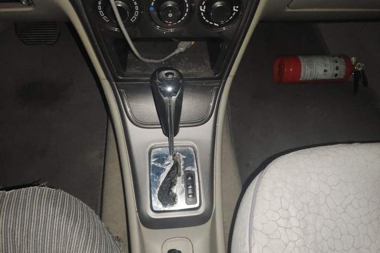 Used Citroen Elysee 2013 Sedan Classic 1.6L Automatic Tech Edition Gear Lever