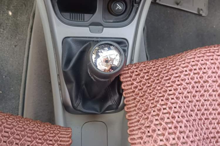 Used Citroen Elysee 2013 Sedan Classic 1.6L Manual Tech Edition Gear Lever