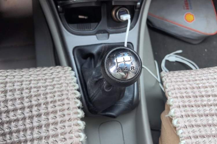 Used Citroen Elysee 2013 Sedan Classic 1.6L Manual Tech Edition Gear Lever