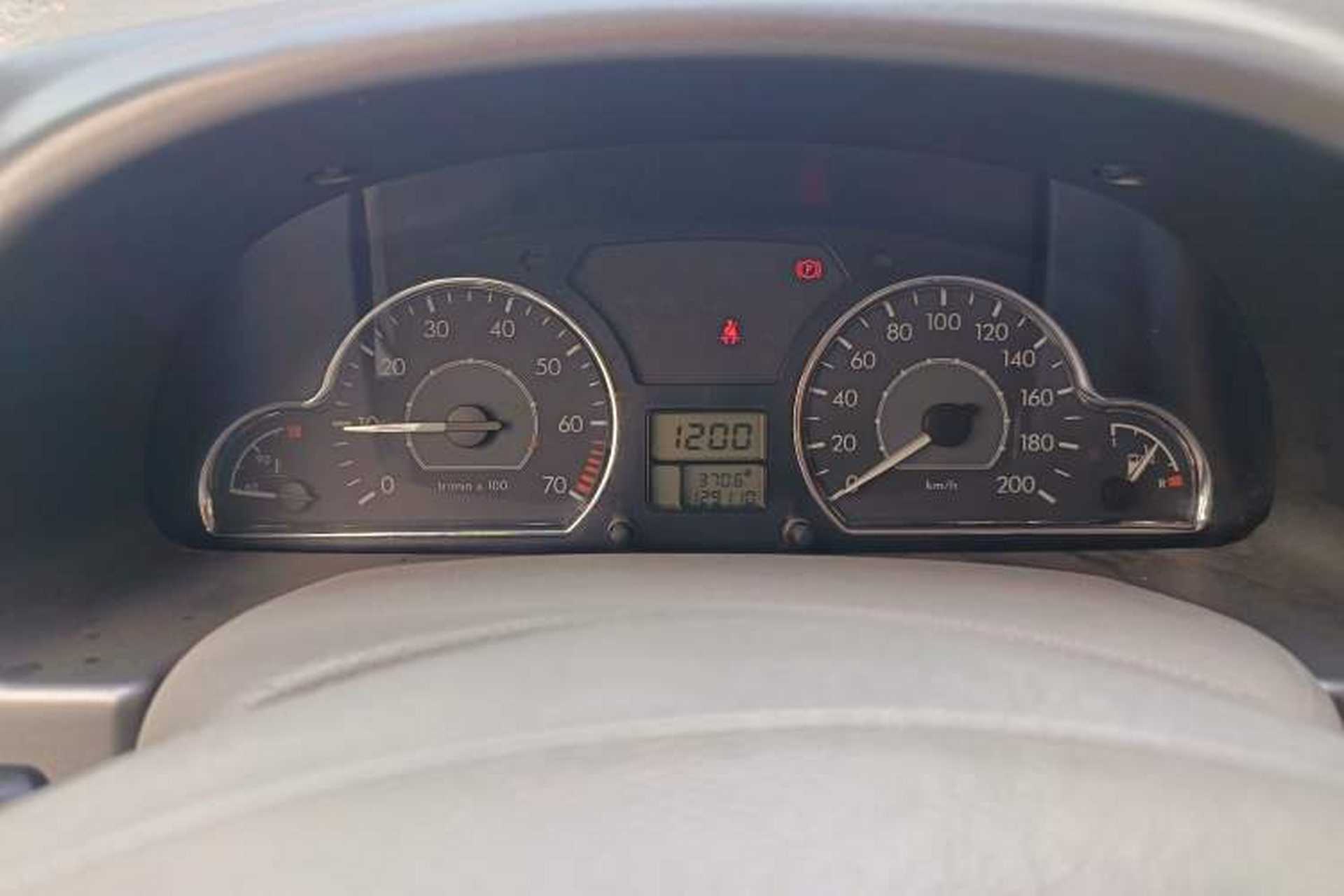 Used Citroen Elysee 2013 Sedan Classic 1.6L Manual Tech Model CNG Instrument Cluster