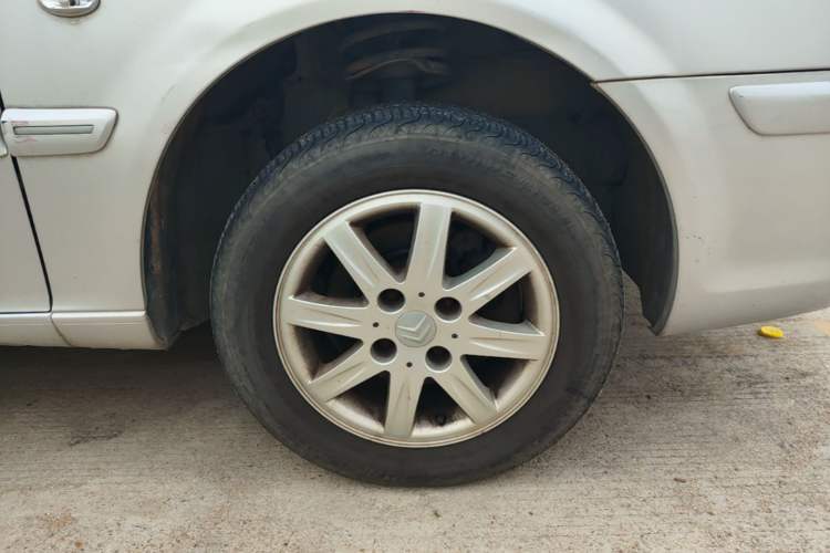 Used Citroen Elysee 2013 Sedan Classic 1.6L Manual Tech Edition Right Front Wheel Hub