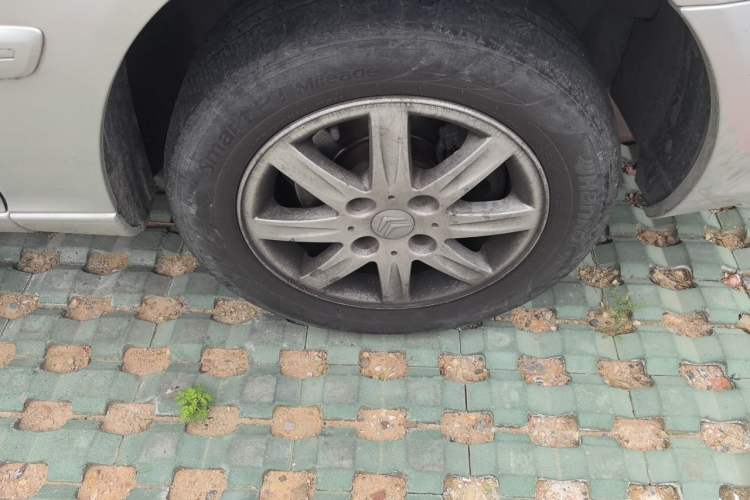Used Citroen Elysee 2013 Sedan Classic 1.6L Manual Tech Edition Right Front Wheel Hub