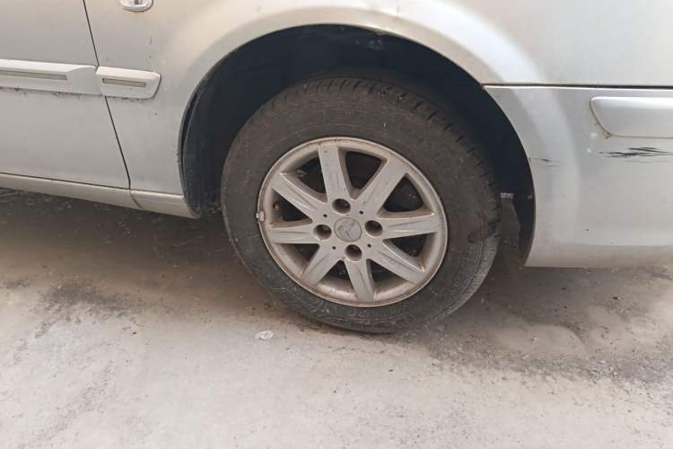 Used Citroen Elysee 2013 Sedan Classic 1.6L Manual Tech Model CNG Right Front Wheel Hub