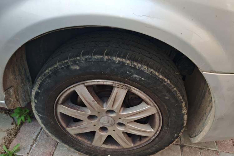 Used Citroen Elysee 2013 Sedan Classic 1.6L Manual Tech Model CNG Right Front Wheel Hub