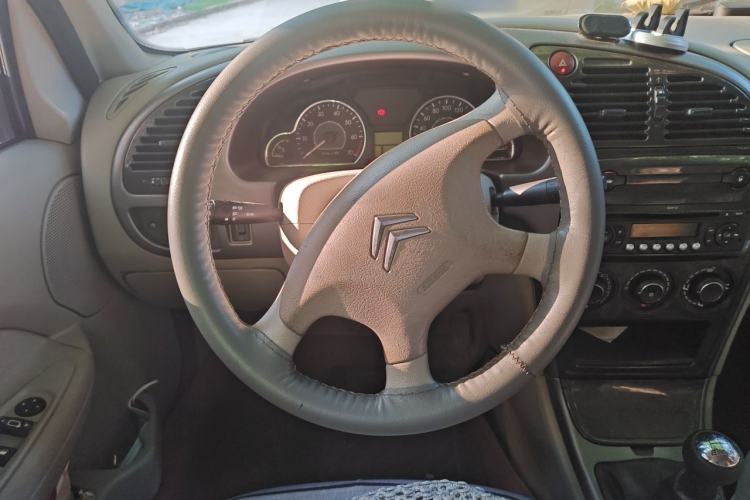 Used Citroen Elysee 2013 Sedan Classic 1.6L Manual Tech Model CNG Steering Wheel