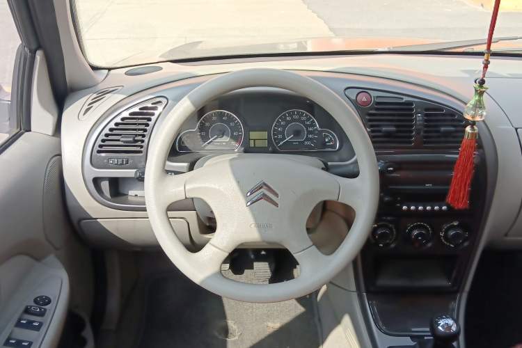 Used Citroen Elysee 2013 Sedan Classic 1.6L Manual Tech Edition Steering Wheel