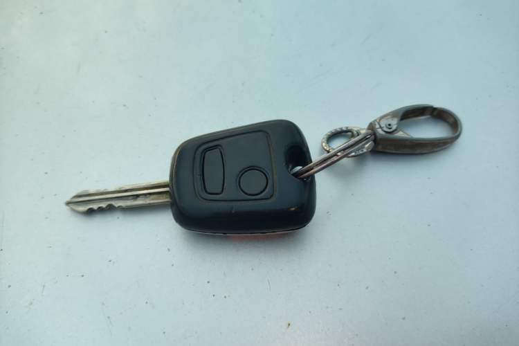 Used Citroen Elysee 2013 Sedan Classic 1.6L Manual Tech Edition Vehicle Key