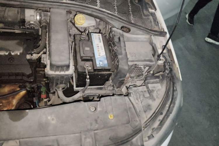 Used Citroen Elysee 2013 Sedan Classic 1.6L Manual Tech Edition Engine Bay Left
