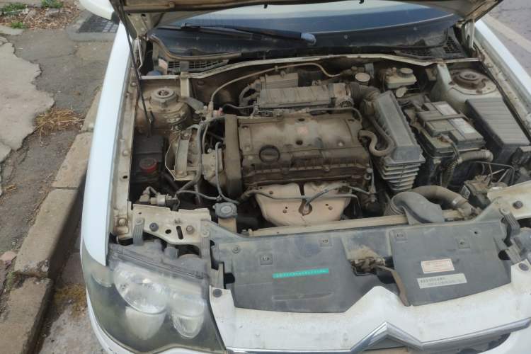 Used Citroen Elysee 2013 Sedan Classic 1.6L Manual Tech Model CNG Engine Bay Right