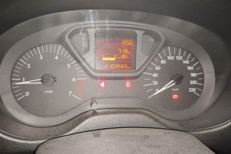 Used Citroen Elysee 2013 Sedan Classic 1.6L Manual Tech Edition Odometer Close Up