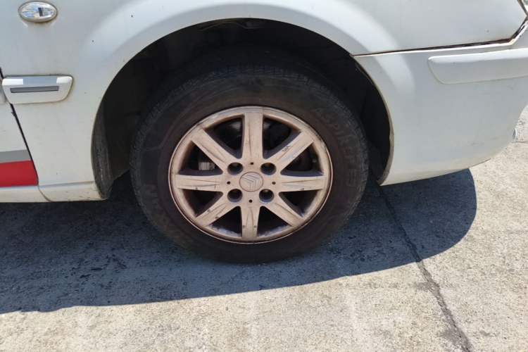 Used Citroen Elysee 2013 Sedan Classic 1.6L Manual Tech Edition Right Front Wheel Hub