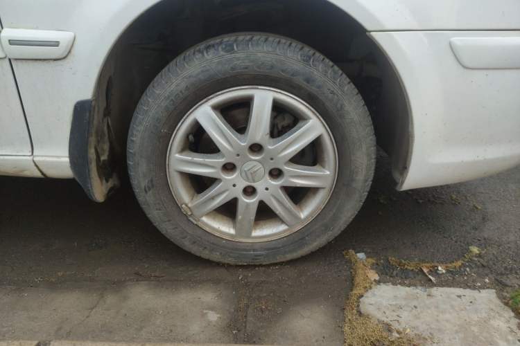 Used Citroen Elysee 2013 Sedan Classic 1.6L Manual Tech Model CNG Right Front Wheel Hub