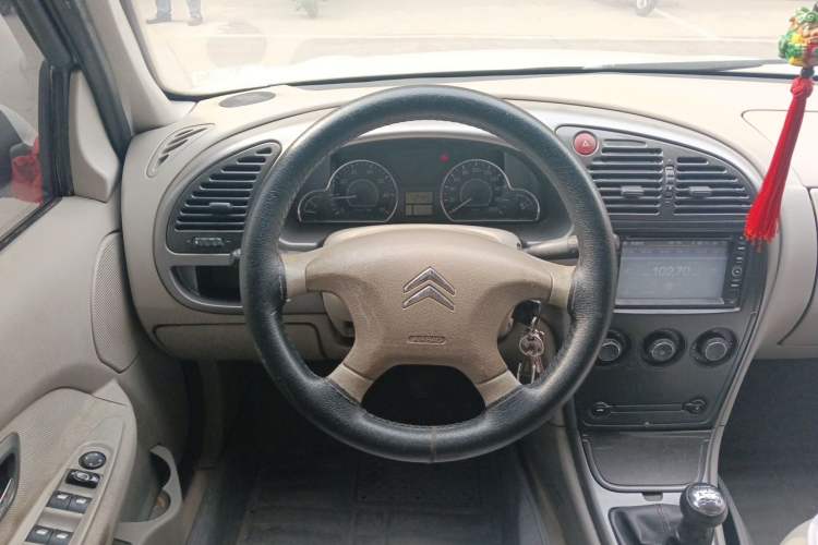 Used Citroen Elysee 2013 Sedan Classic 1.6L Manual Tech Edition Steering Wheel
