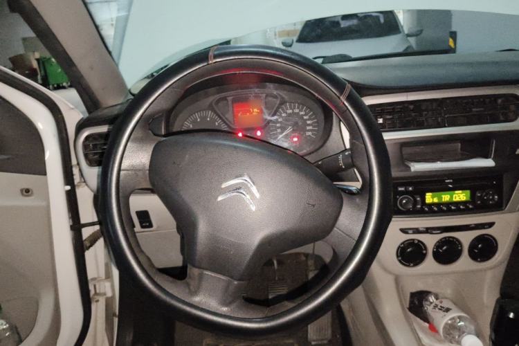 Used Citroen Elysee 2013 Sedan Classic 1.6L Manual Tech Edition Steering Wheel