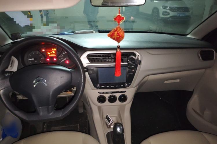 Used Citroen Elysee 2014 1.6L Manual Fashion Edition Center Console