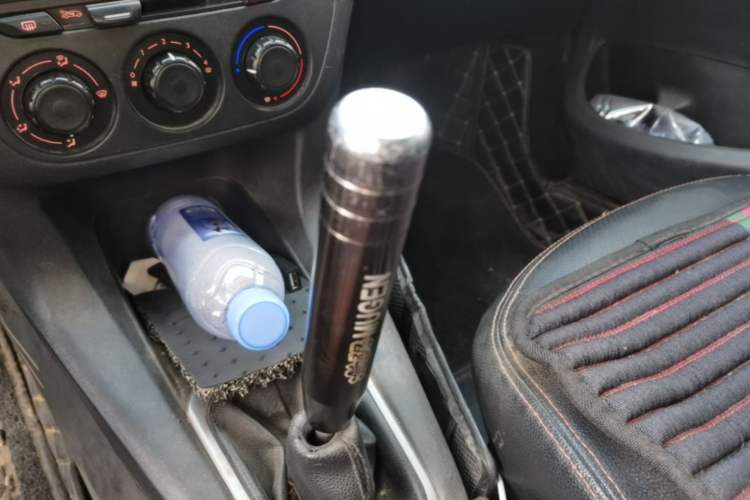 Used Citroen Elysee 2014 1.6L Manual Fashion Edition Gear Lever