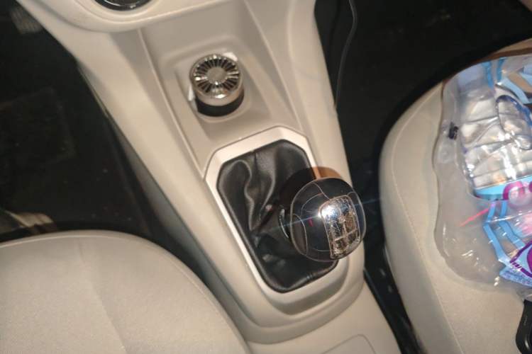 Used Citroen Elysee 2014 1.6L Manual Fashion Edition Gear Lever